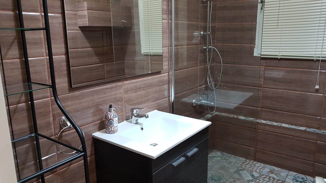 Menta Errathens Apartment - Athens Center, 5 Bd, 2 Bath Exterior photo